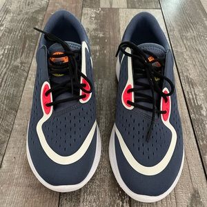 Nike Joyride Run Tennis Shoes in Navy/White, Size 8.5